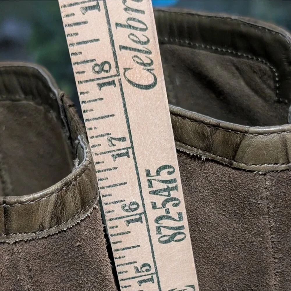 Clark Women's Olive Green suede leather boots side zip reptile look size 8M